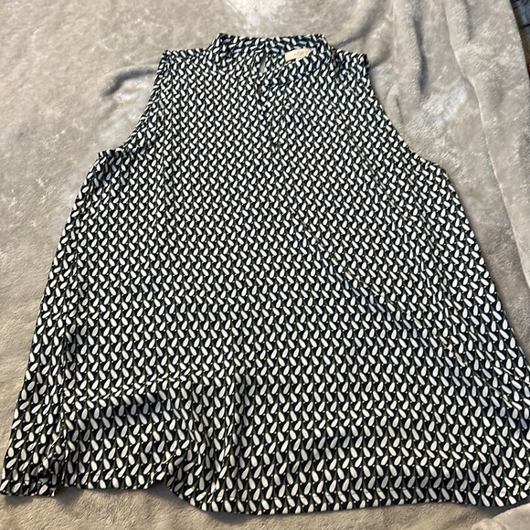 Loft keyhole sleeveless top - Picture 1 of 5
